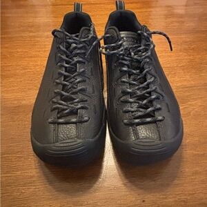 Keen Jasper Smooth Black Leather Men's Fashion Sneaker Size 9 US, 42 EU